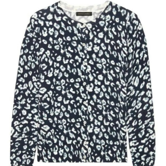 Banana Republic Stretch Cotton Blue Print Cardigan - Picture 7 of 8